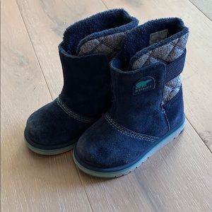 Sorel suede Winter Boot Newbie Toddler size 9